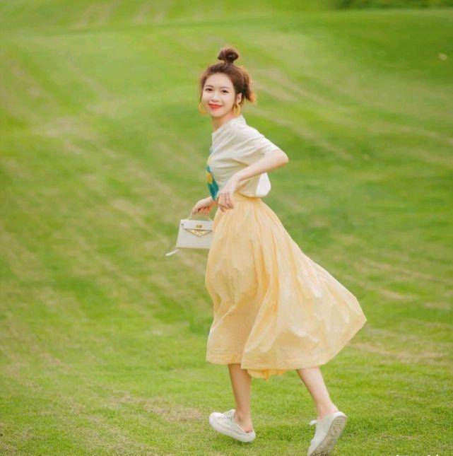甜美系女生 :俏皮可爱的穿搭风格,小个子的女生穿出精致的美感