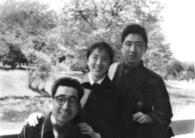 三次结婚,两次戴绿帽,前妻自杀,继女车祸,唯独与现任白首到老