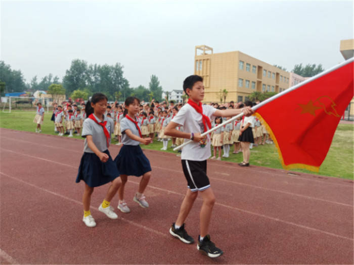 飞扬红领巾 争当好少年 ——盱眙县天泉湖镇中心小学一年级入队仪式