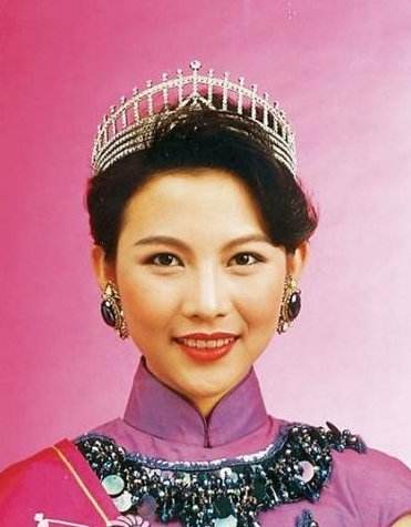 港姐出道艳压蔡少芬下嫁刘青云被骂眼瞎郭蔼明终成最幸福的人