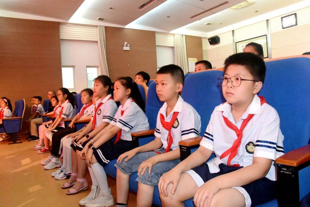 南通海门区实验小学举行法治副校长聘任仪式暨法治教育进校园活动