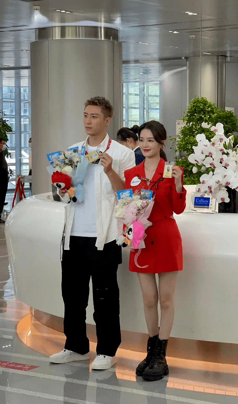 黄景瑜李沁互换微博头像,为剧宣甜蜜营业