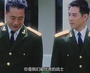 "功夫巨星"李连杰:去香港拍戏,为何要9名香港警察贴身保护?