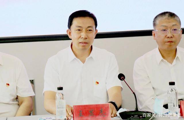 黑龙江省大兴安岭呼中区举行光荣在党50年纪念章颁发仪式