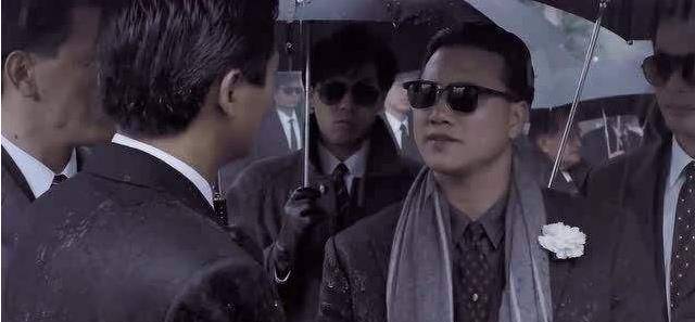 "流氓大亨"万梓良,62岁身材发福,红光满面,坐拥空姐妻子17年