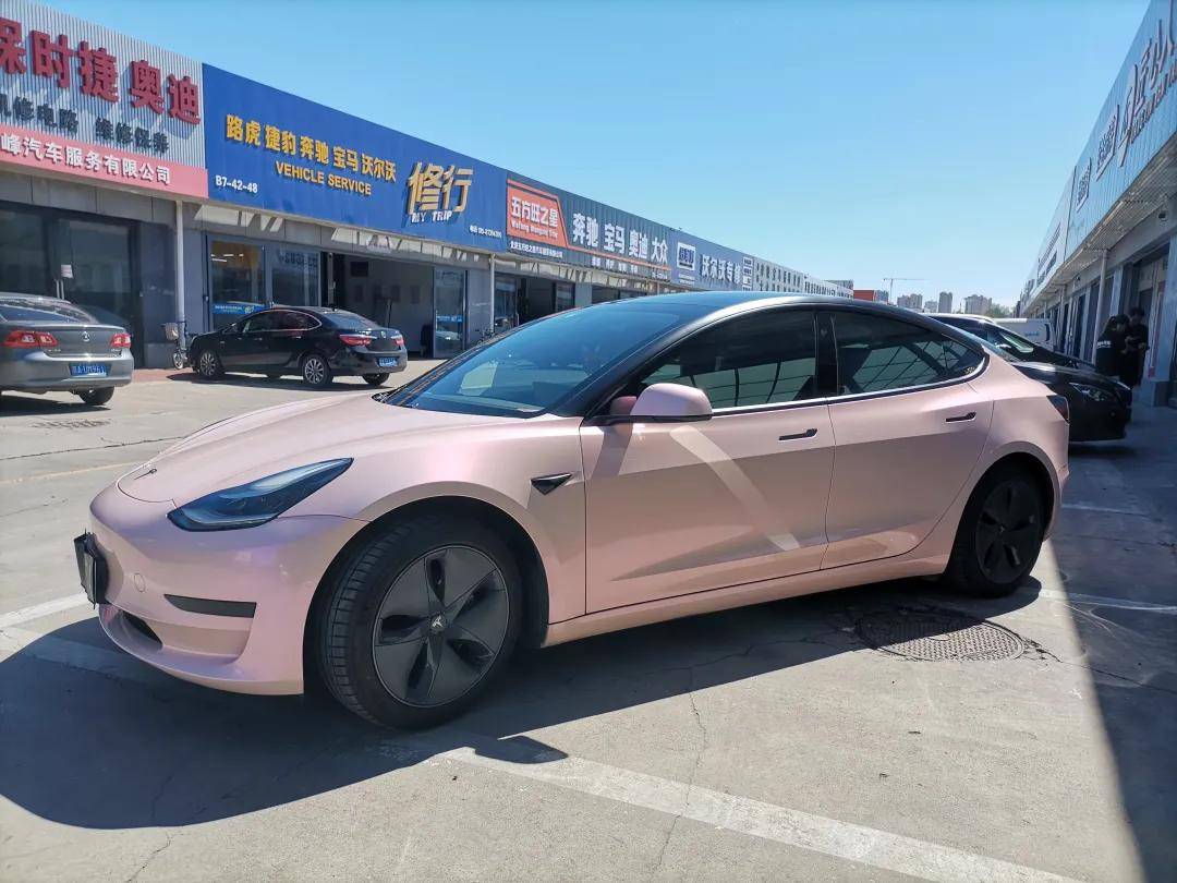 改色案例鉴赏:特斯拉model3"双色糖果胭脂粉"贴膜改色