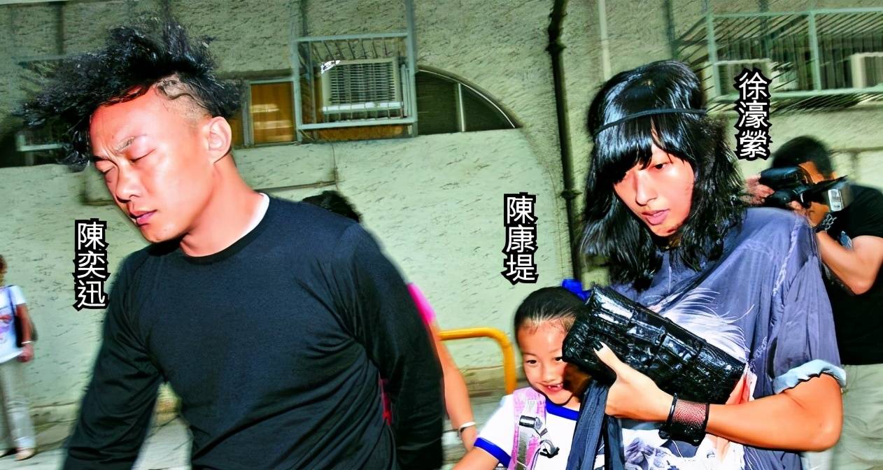 刘嘉玲意外曝光陈奕迅女儿正面照16岁陈康堤打扮成熟判若两人