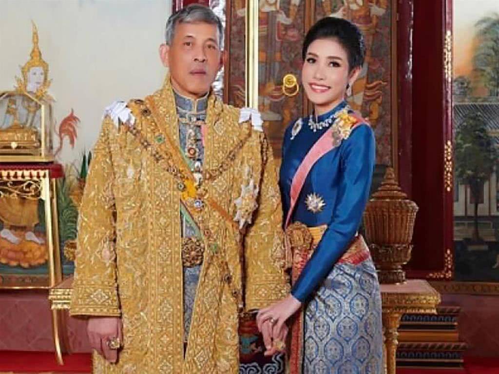 原创泰王玛哈到底有多风流?六次结婚四度废妻,封一条狗当空军大元帅