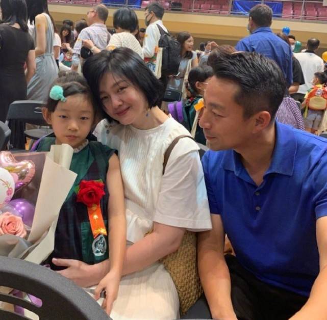 汪小菲离家数月惹绯闻,空降粉丝群向大s表白誓要共度结婚纪念日