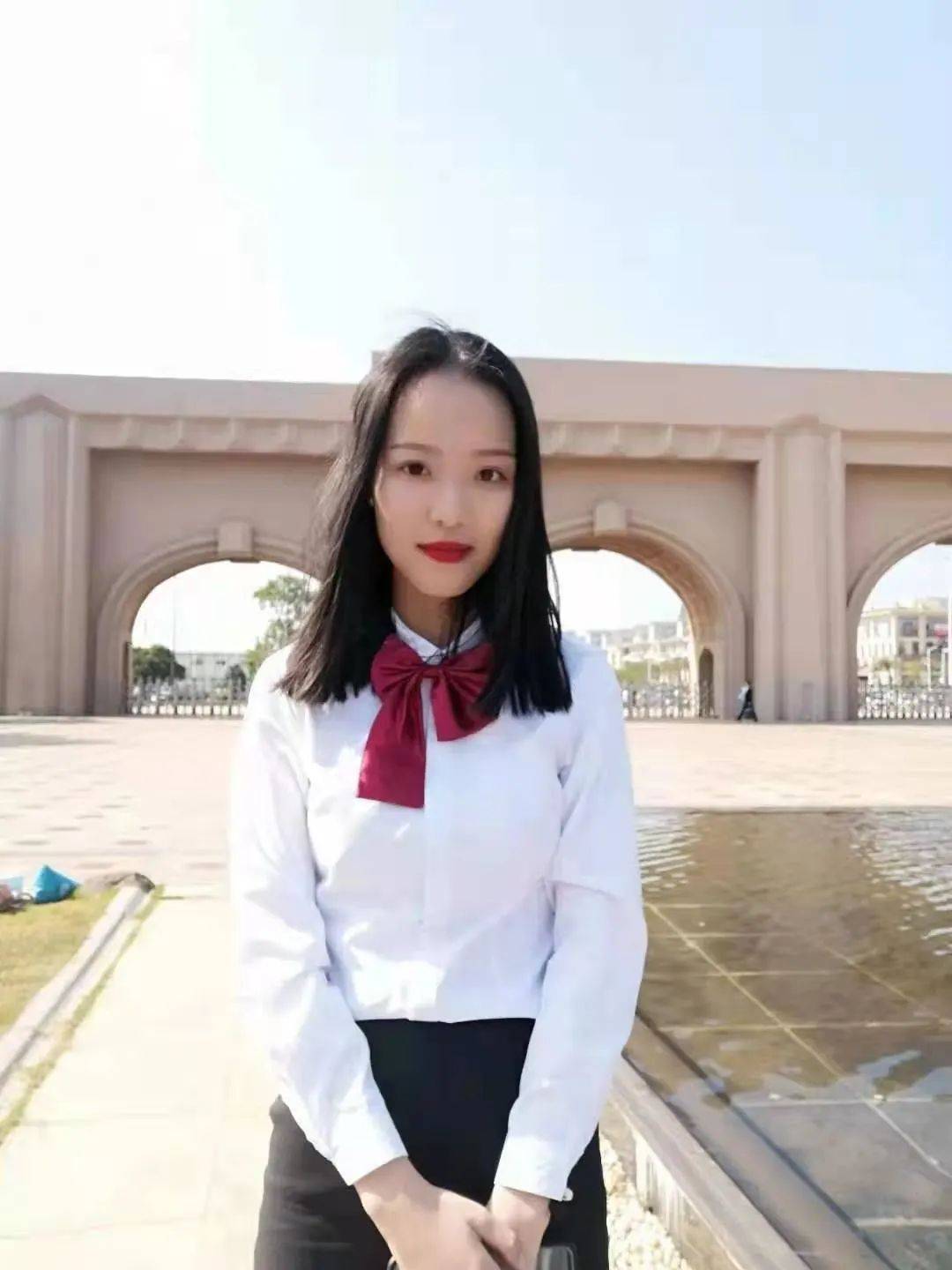 杨晓茹&杨晓莉毕业照
