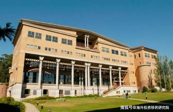 大学,米尼奥大学,里斯本新大学,埃武拉大学和阿威罗大学等一大批大学