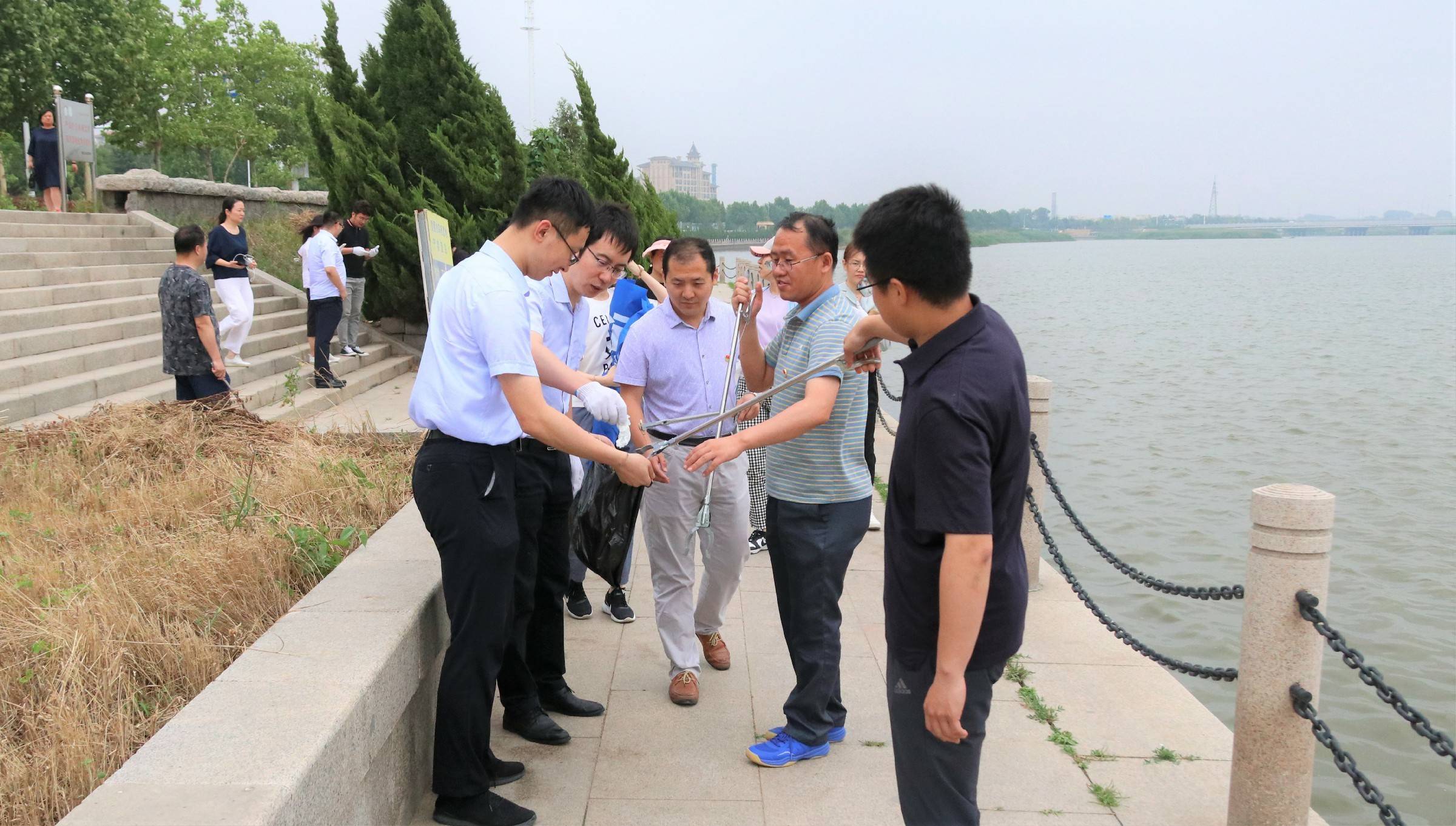 青岛市城阳区:党建红引领生态绿 白沙河畔护鸟忙