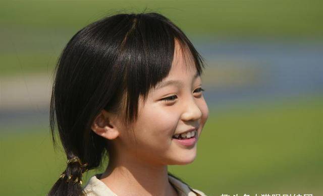 21岁林妙可近照好嫩!身型宛若小学生,和男星搭戏不像情侣像兄妹