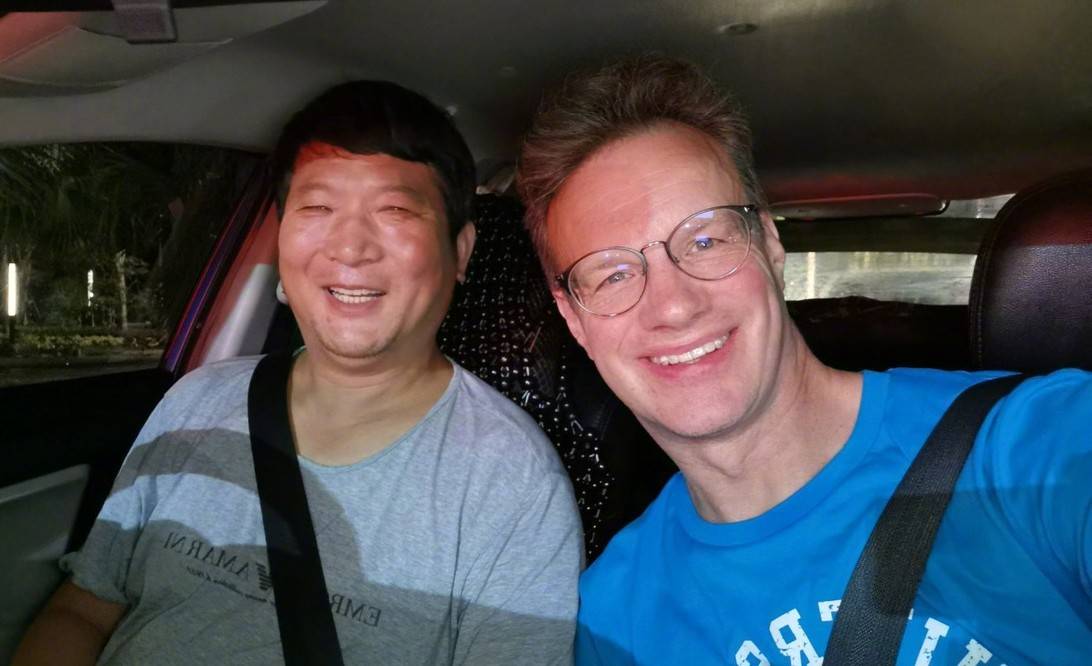 大山近况曝光,娶了中国媳妇,仍坚持说相声,做喜剧!