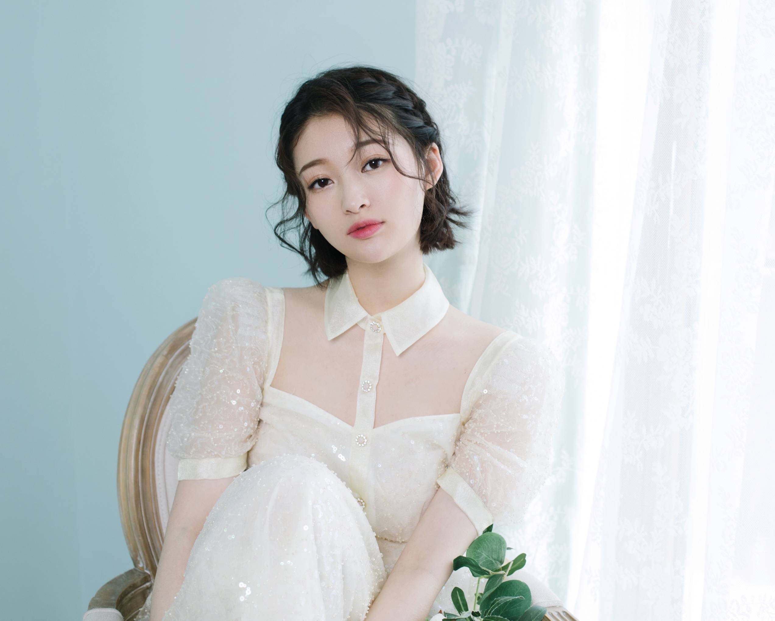 张钿悦时尚写真曝光利落发型彰显女性魅力