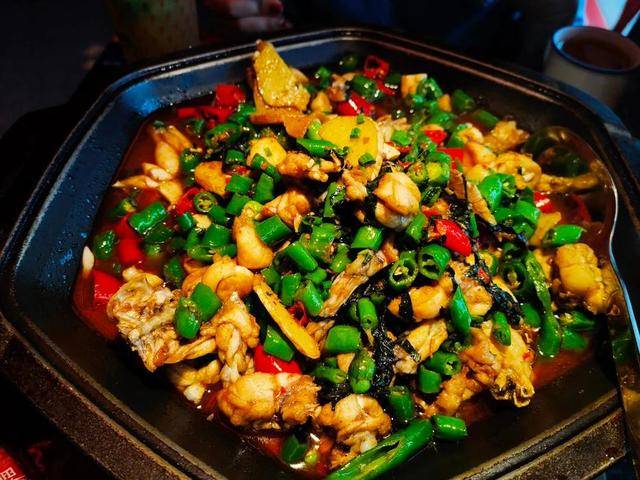 "哒"卡网红餐饮,深受年轻人喜爱的蛙来哒,吃牛蛙首选餐厅
