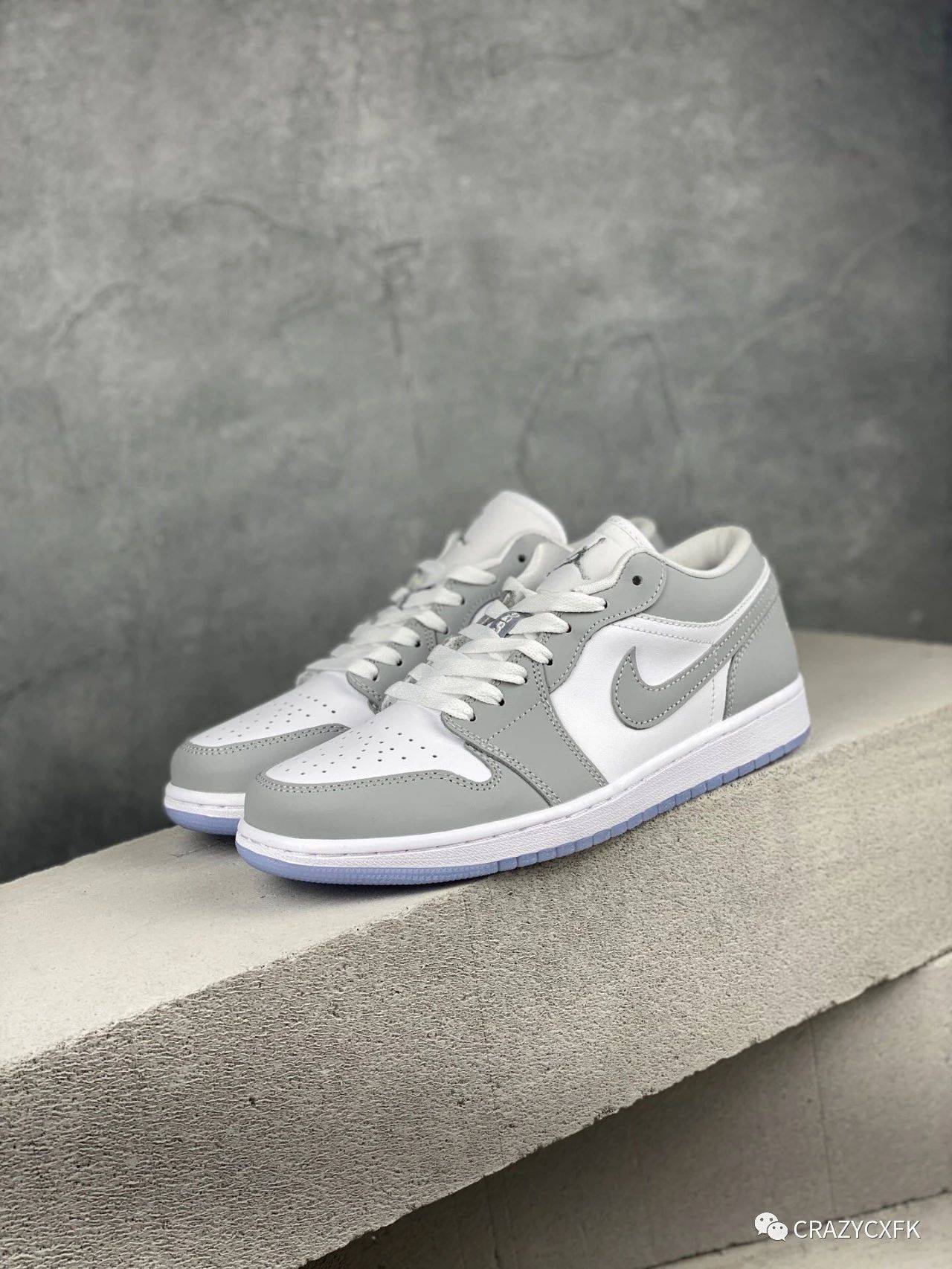 乔丹灰白 air jordan 1 low wolf grey 狼灰低帮篮球鞋评测