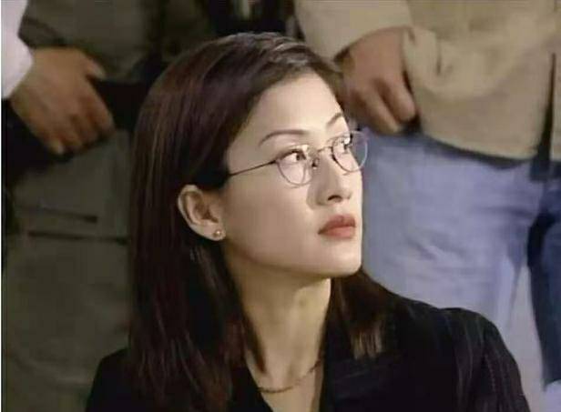 tvb花旦陈慧珊被迫转行,如今成为人民教师,网友:她算幸运的