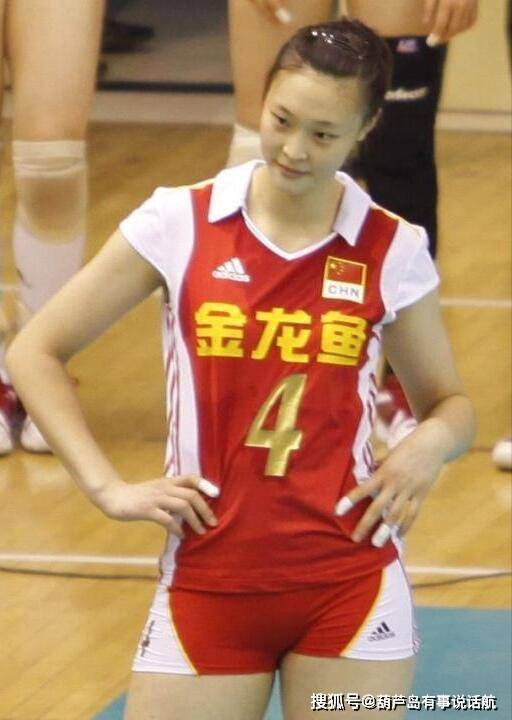 别看自己被赋予了中国女篮第一美女的称号,但是赵爽并没有把自己的