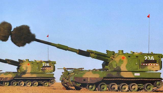 155毫米m109自行火炮由于自重比较大,不需要稳炮射击,但是在冷炮首发
