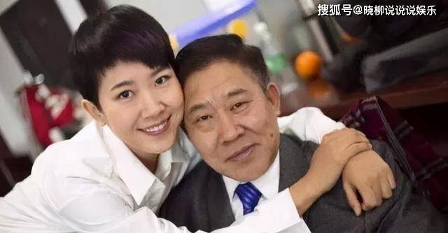 被称"丑男"的杜旭东与妻子相爱37年0绯闻,女儿逆袭长得美