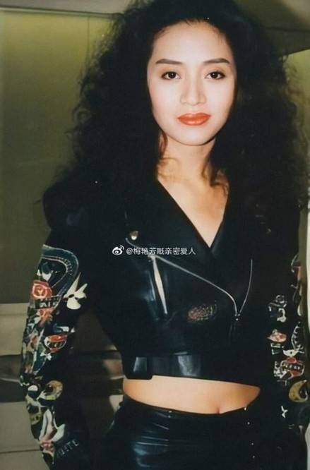 梅启明赴宝莲寺为亡妹上香祭拜,97岁梅妈遗憾缺席,粉丝自发悼念?