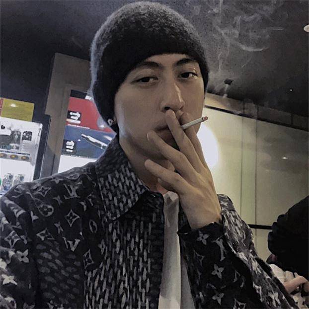 王思聪获"t狗"称号后,秦奋主页反被冲,看到评论网友笑
