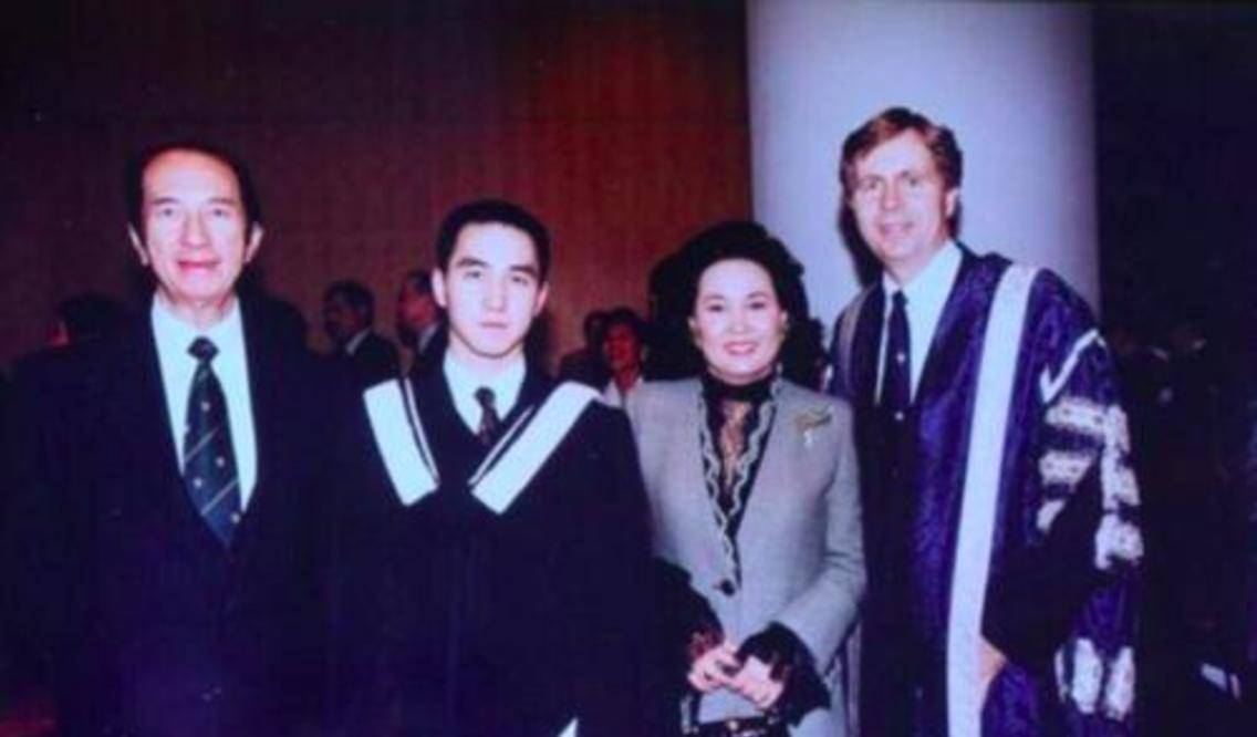 原创何猷光去世后,他成了最上进且专情的儿子,靠自己成为百亿富豪?