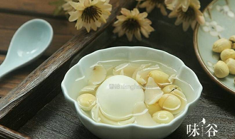 莲子百合鸡蛋糖水