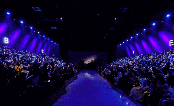 面积:1000m 可容纳人数:390人 面积:1500m  可容纳人数:550人 场地