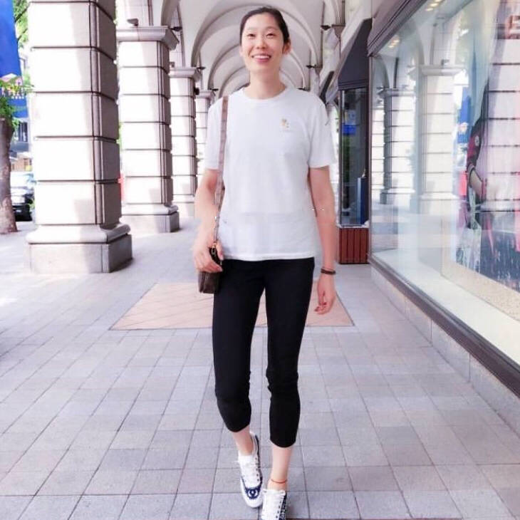 朱婷占据c位,官媒发布奥运海报,中国女排地位最高,东京再冲冠