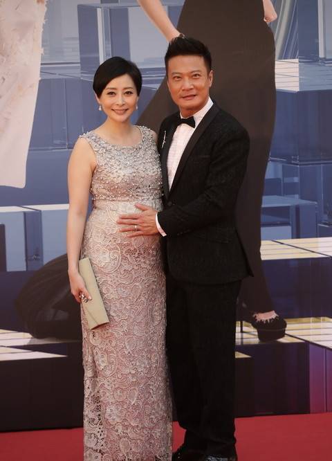 原创加拿大白富美香港演艺路生不逢时的龙套生涯她收获了完美婚姻