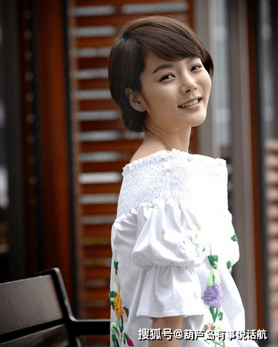 韩国女星蔡琳近照,一颦一笑风姿依旧,她为何要与高梓淇离婚?