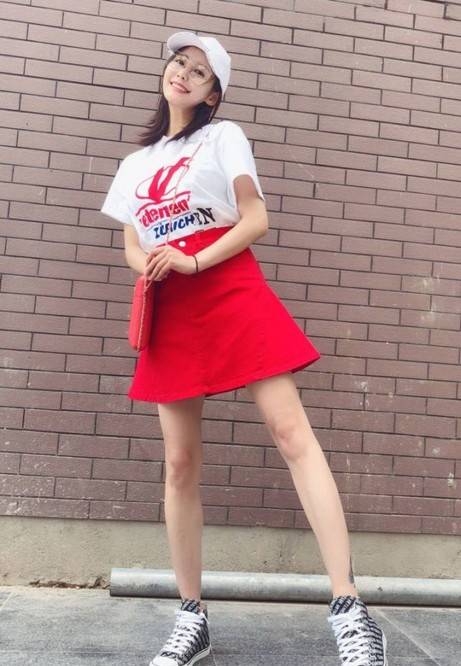 女星李纯因纹身被指是谄媚黑人,她发微博回应,否认自带媚黑属性