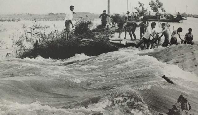 1954年长江,淮河水灾 受灾人口:3.