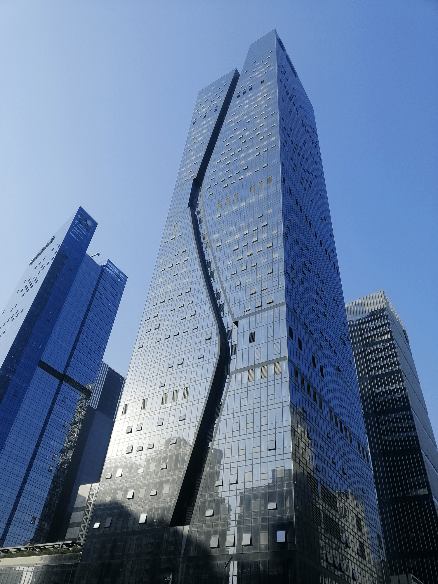 高228米,深圳天际线上新成员—国信证券大厦