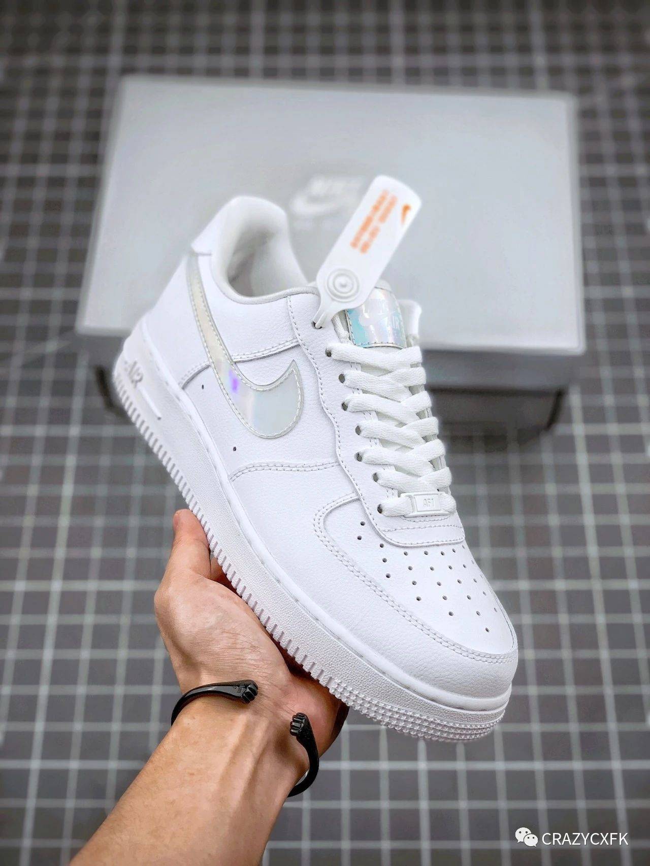 一袭纯白耐克nikeairforce1low白镭射空军一号运动鞋