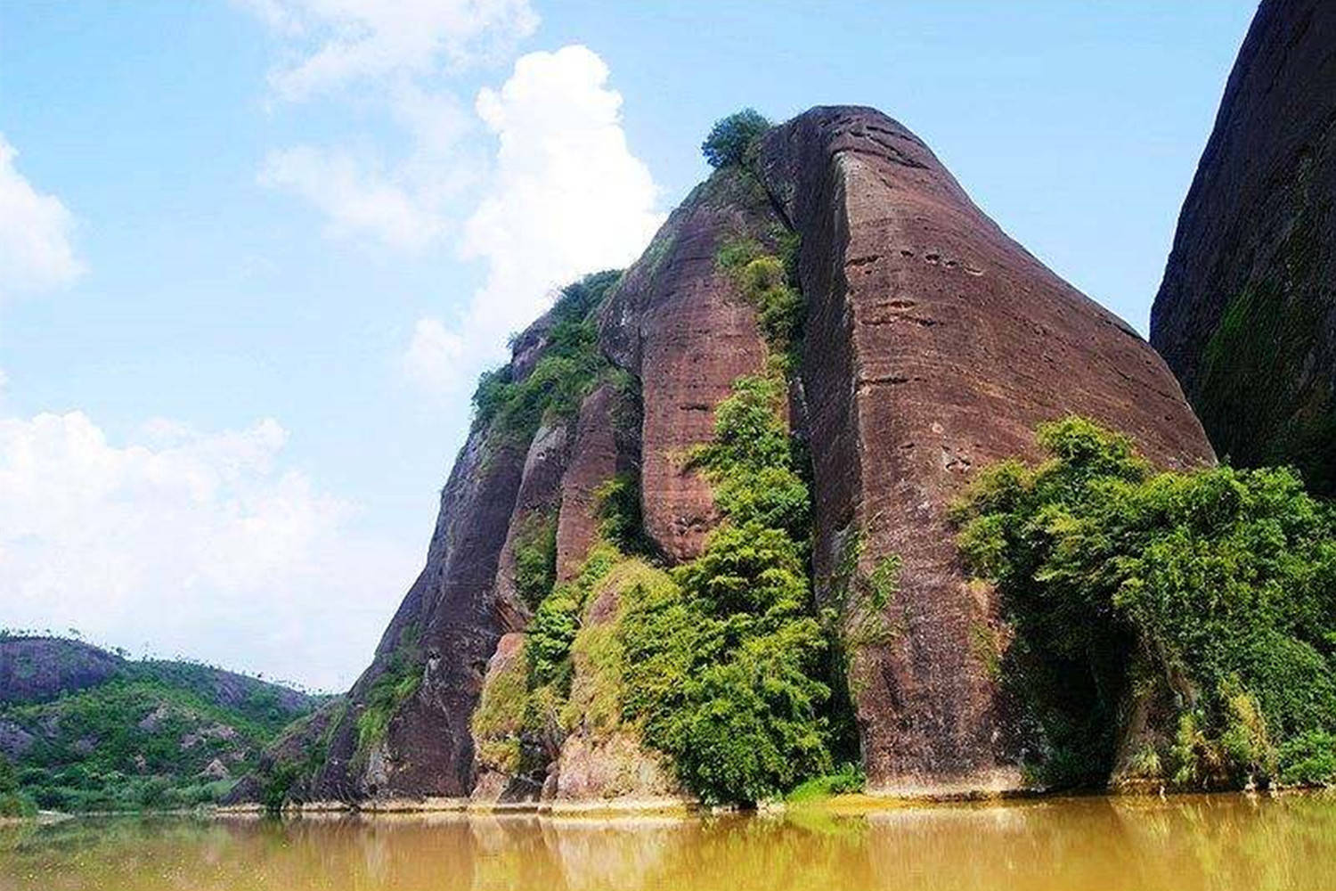 地处赣,闽,粤三省交界处的寻乌县有哪些旅游景点呢?