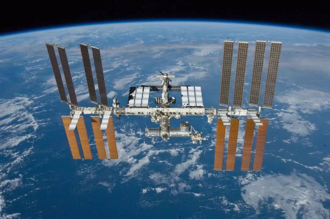 原创首个退役舱段已出现,20多年来首次,国际空间站还能坚持多久?