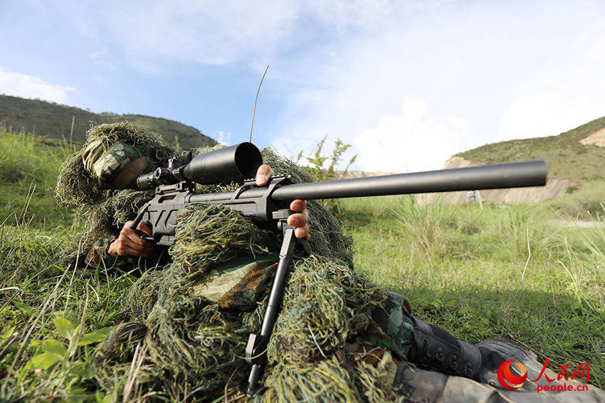 多课目野外射击,武装侦察,战场救护,综合演练…日前,武警云南总队