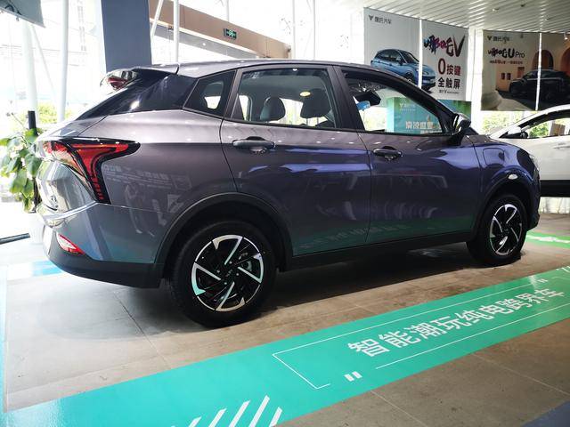 2021新款车型10万左右,2021年新款车图片 99-12.08万元,2021主销新款车型价格区间为7.09-8.