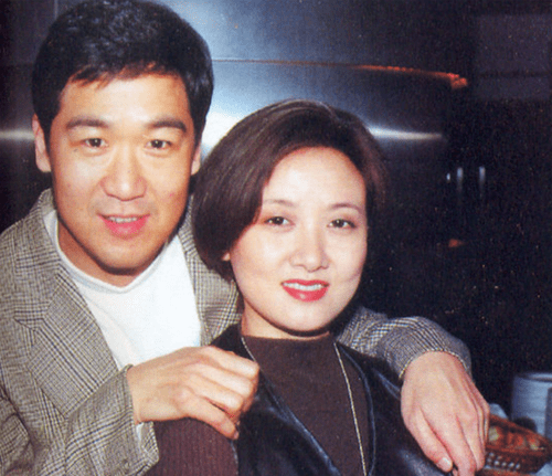 原创和张国立结婚32年老公执意打胎如今膝下无子的邓婕过得怎样