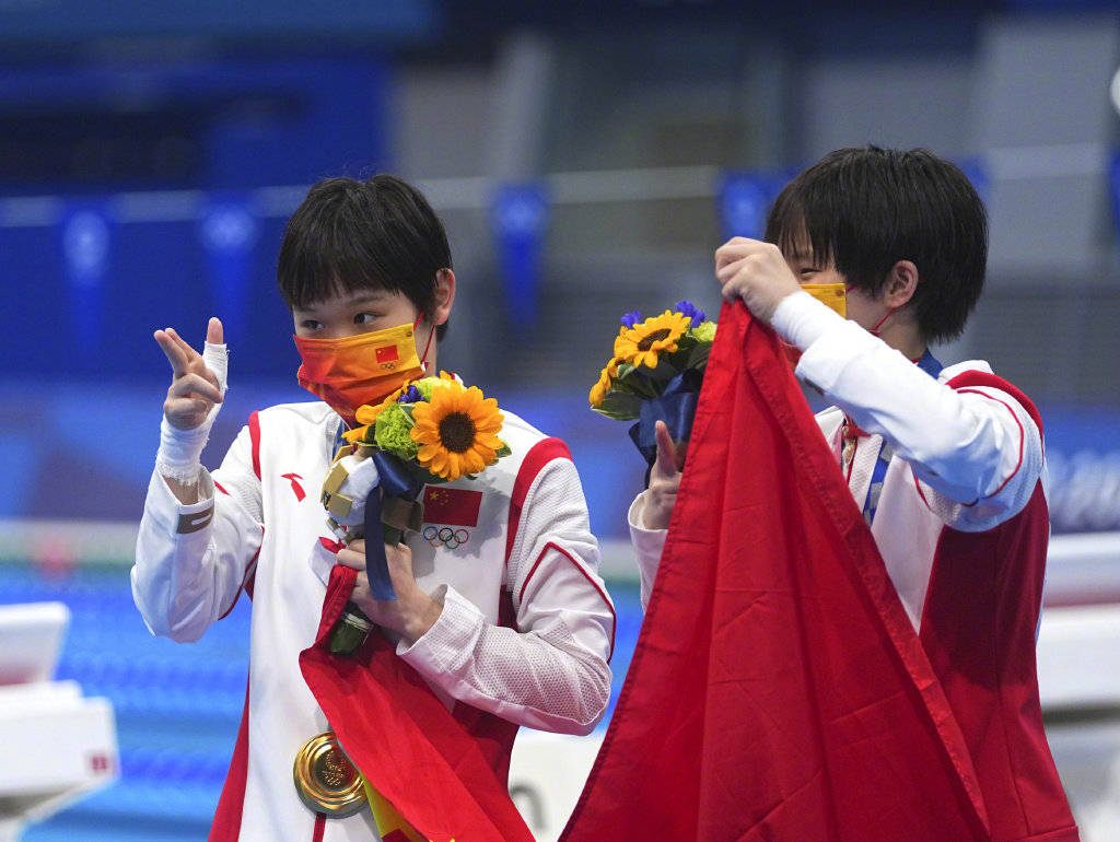 中国东京奥运冠军的故事8陈芋汐张家齐跳水女子双人10米台金牌