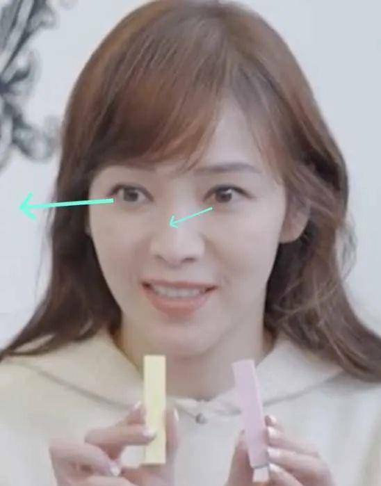 眼神外露的四白眼长相这几位女明星的眼睛好吓人哦