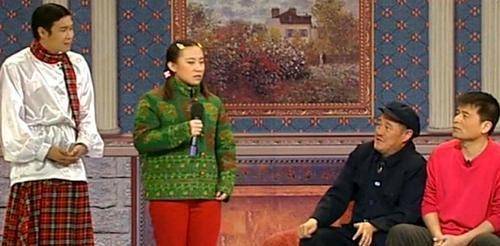 2009年赵本山携徒弟小沈阳和丫蛋一起登上央视的春节联欢晚会表演小品