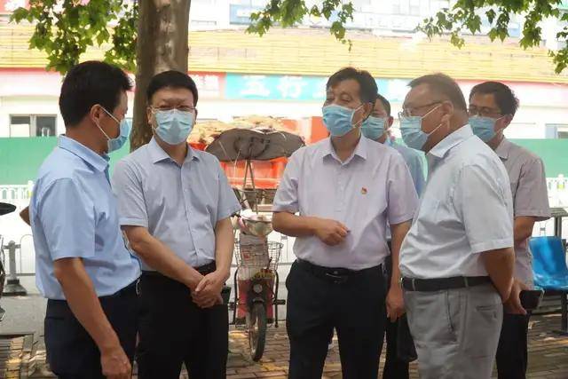 南阳医专党委书记柳明伟一行督导检查第一附属医院疫情防控工作