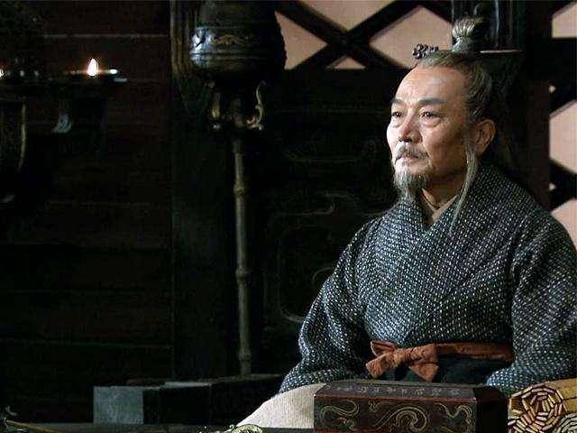 原创三国演义中孙坚有勇有谋只因2次同样的事情被乱箭射死