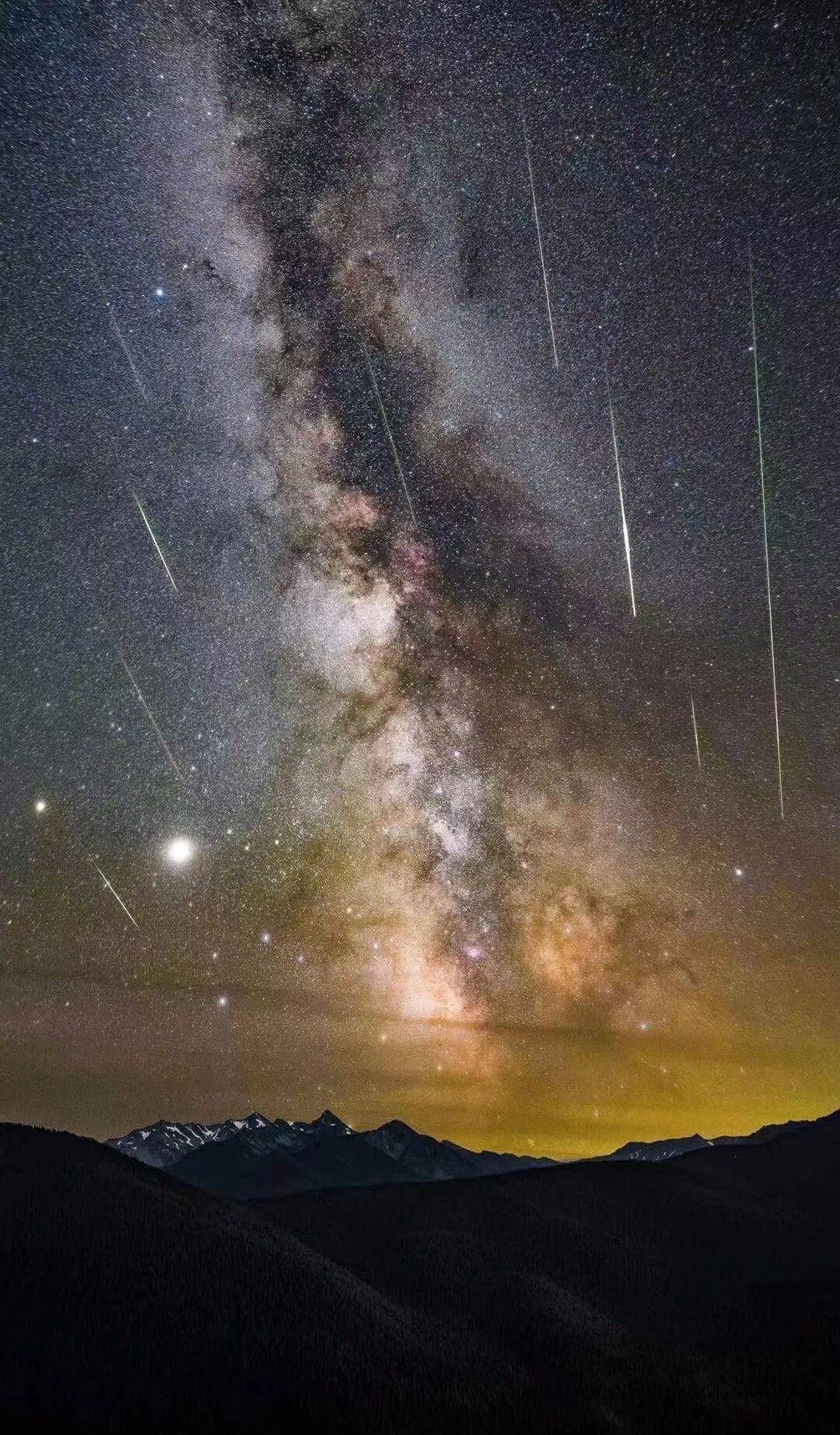 英仙座流星雨美图暴击!错过的你快点进来许愿