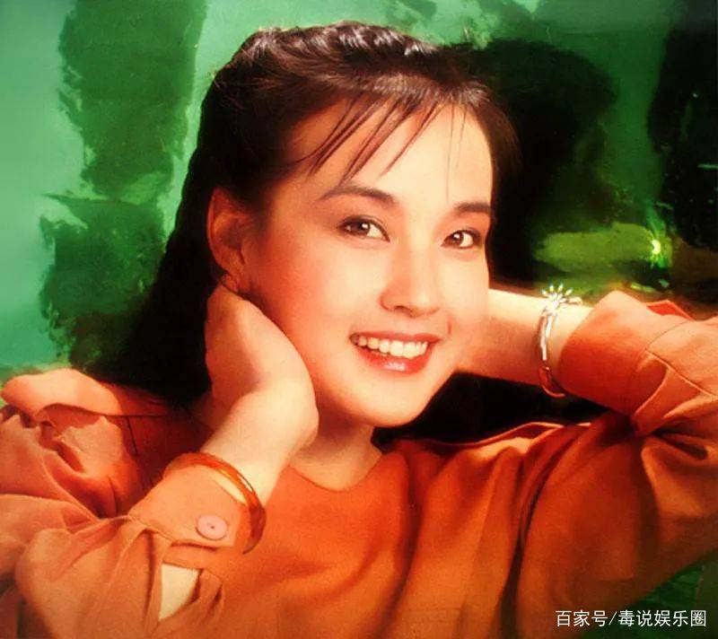 刘晓庆年轻时在农场工作,被周围同事冷落,多年后她直言庆幸