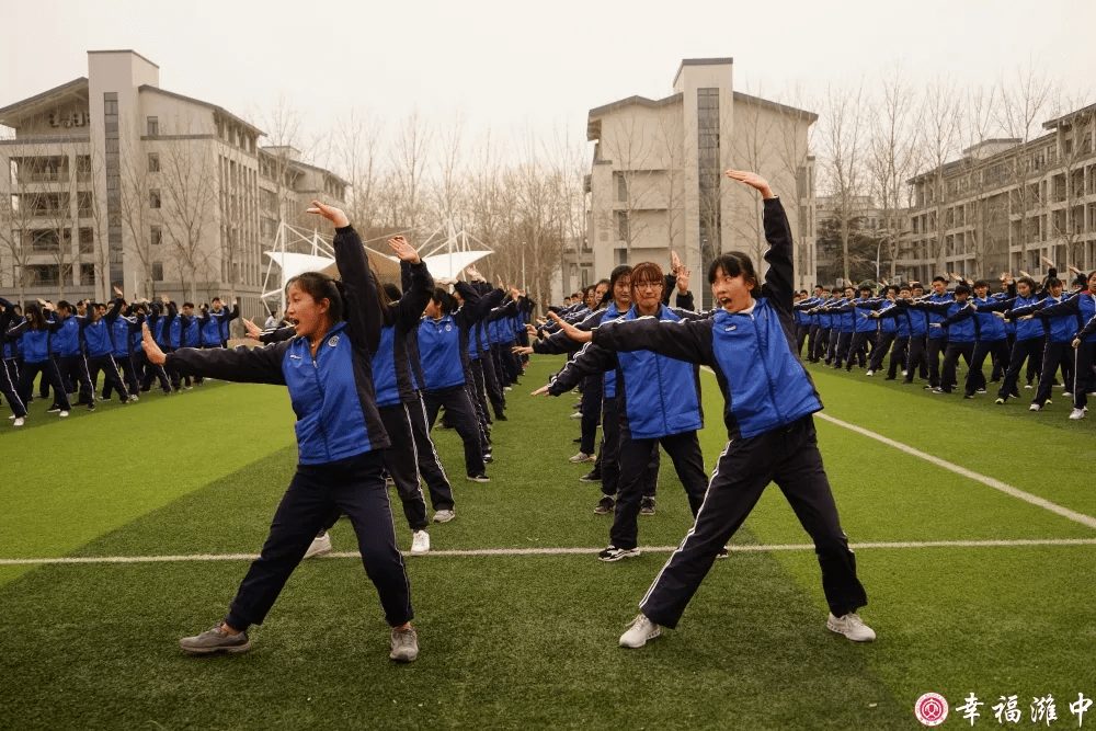 全国中小学武术锦标赛冠军,山东省中学生运动会排球比赛冠军,潍坊市中